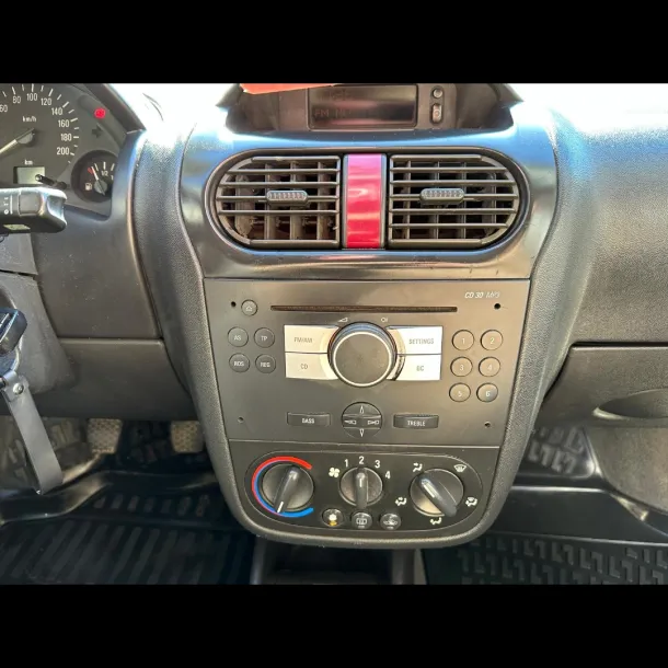 Opel Corsa 2005 Model değişensiz