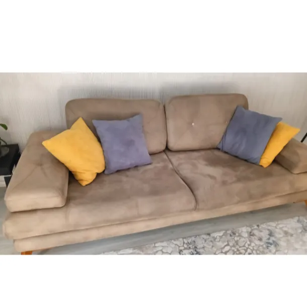 Arkası ve kenarları açılır kanepe