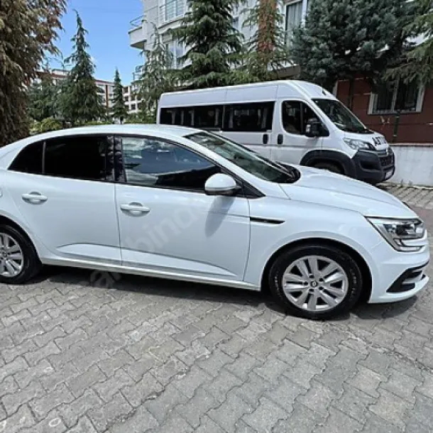 2022 MEGANE 1.3 TCE 140HP SERVİS BAKIMLI HATASIZ BOYASIZ