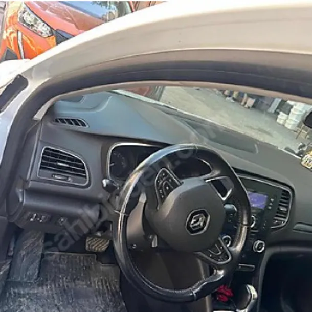 Megane Sedan 1.5 DCI Touch EDC HATASIZ BOYASIZ