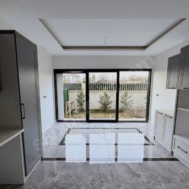 SİLLE AK MAHALLESİ'NDE 6+1 270 M2 SATILIK VİLLA