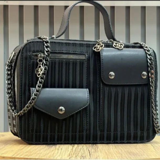 Siyah Cep Detaylı Bayan Çanta